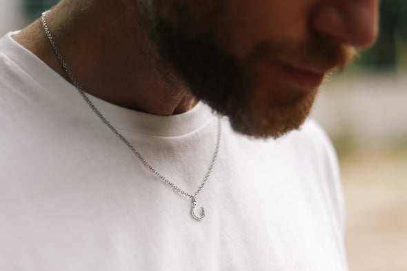 Small silver horseshoe necklace for men, stainless steel chain necklace, waterproof
