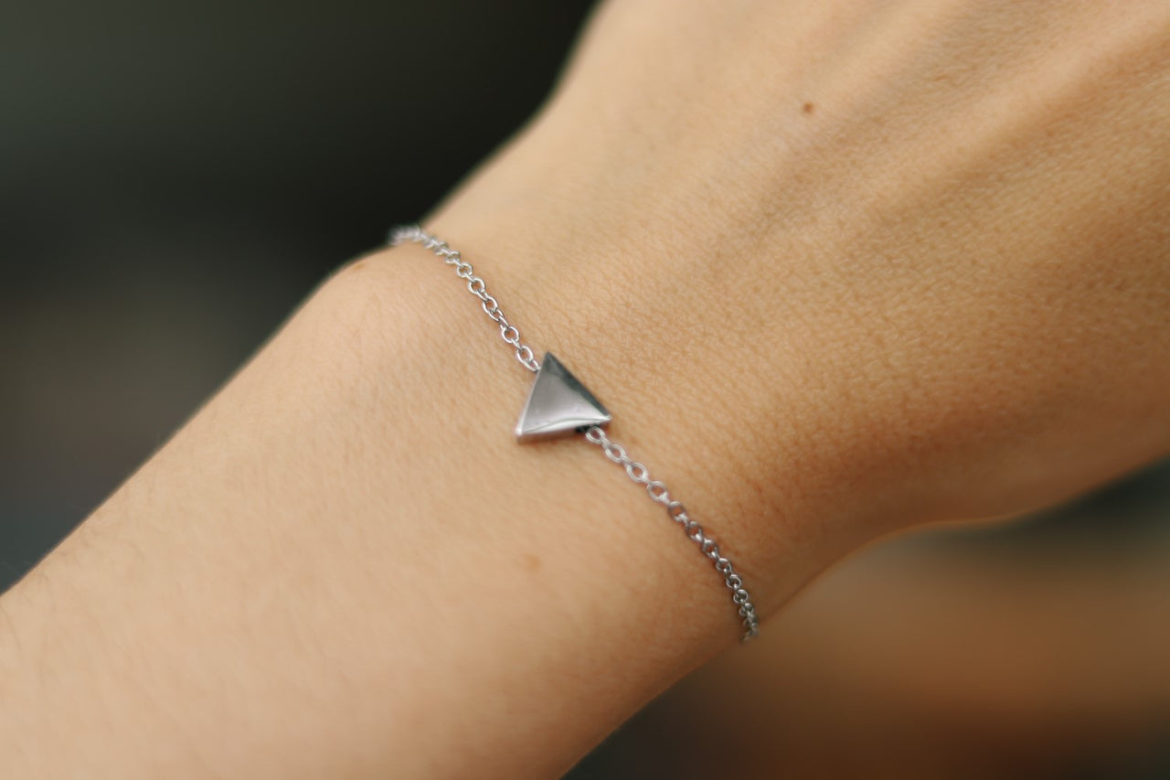 Triangle bracelet, waterproof silver chain bracelet, small triangle bead charm bracelet